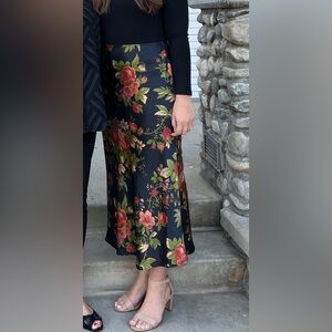 Reformation Pratt Silk Skirt size 6 in Cottage Garden